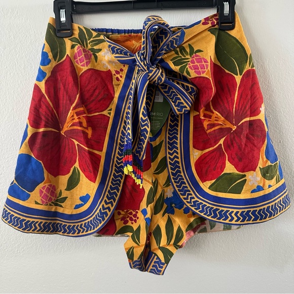 FARM Rio Yellow Floral Yard Lenzing™ Ecovero™ Euroflax™ Shorts - Picture 6 of 6